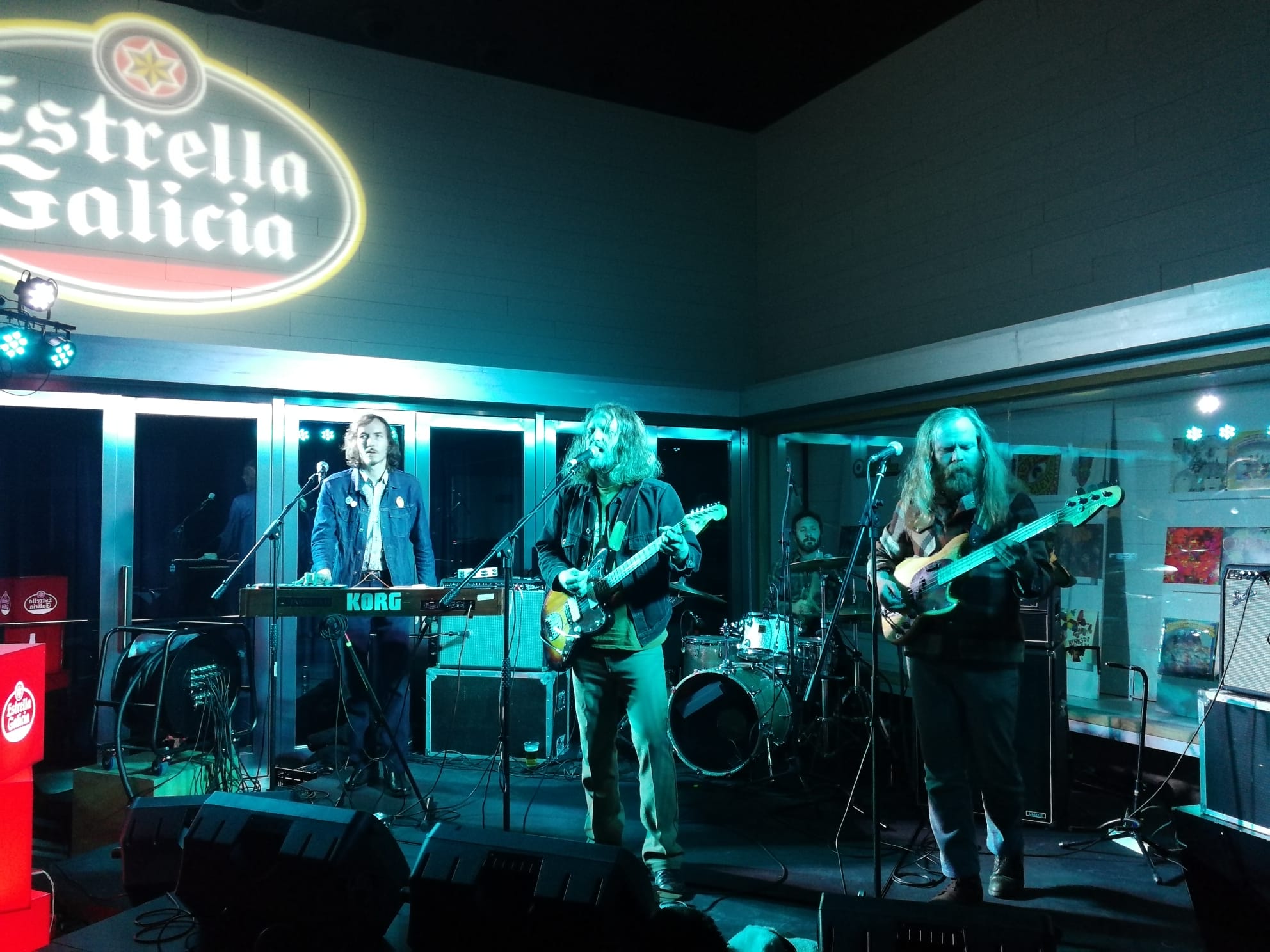 Fotos: El grupo `Blank Tapes´ inaugurá de la XXXI edición del Purple Weekend