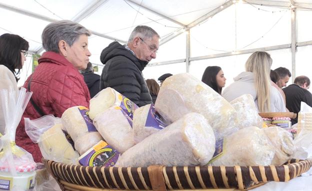 La feria cuenta con gran afluencia de público.