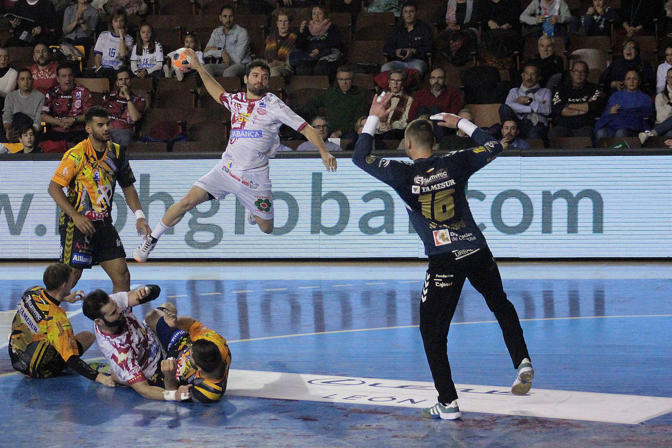 Las mejores imágenes del partido disputado en el Palacio de los Deportes.