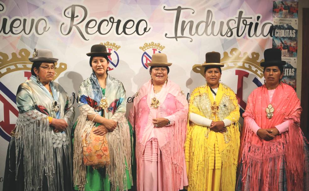 Las ' cholitas', mujeres indígenas aimaras de Bolivia