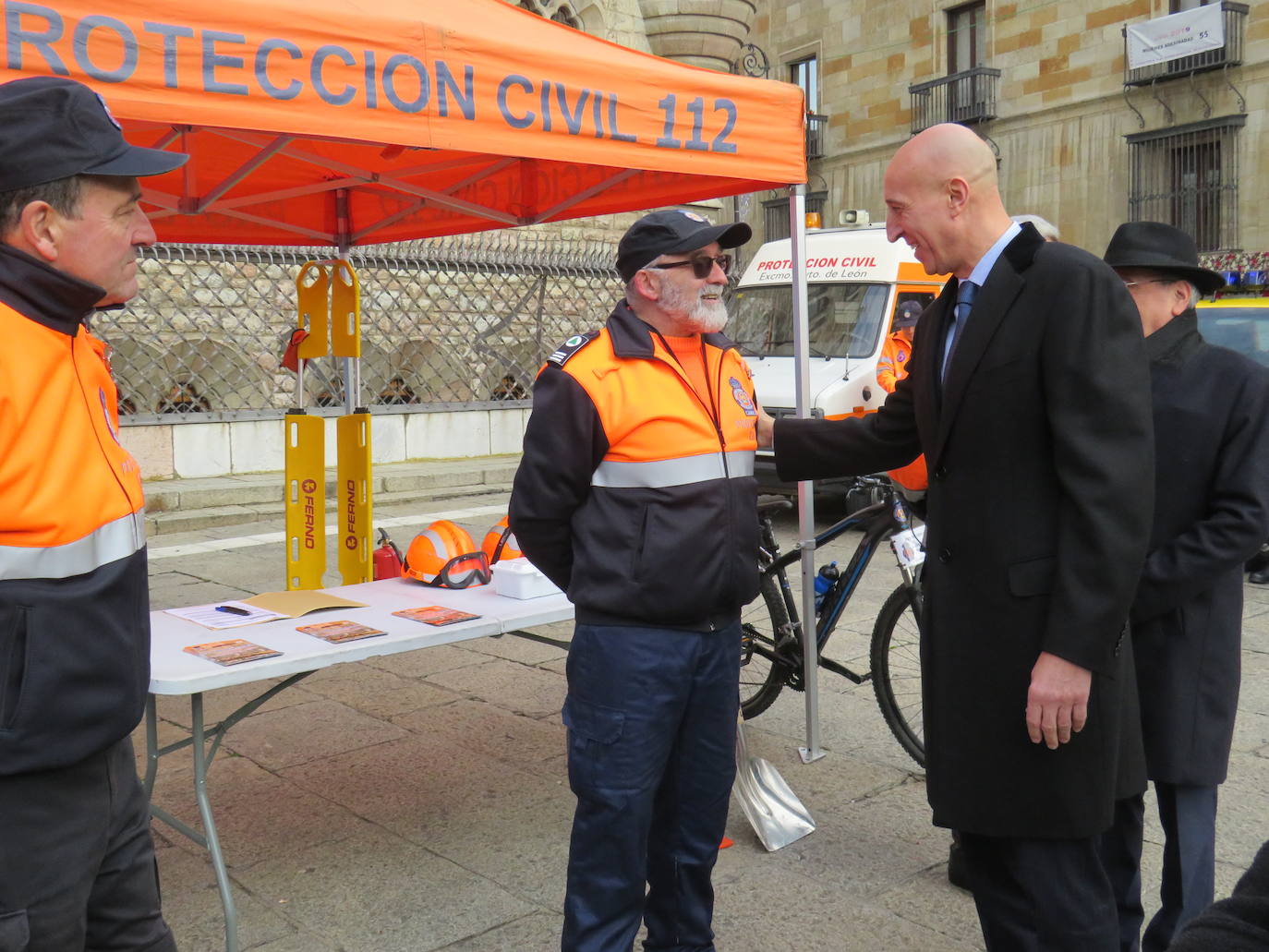 La ciudad de León muestra en una exposición los recursos de los que dispone este cuerpo y rendirá homenaje a los voluntarios más veteranos