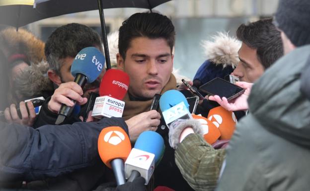 Galería. Los jugadores, este jueves, en la Audiencia de Burgos.