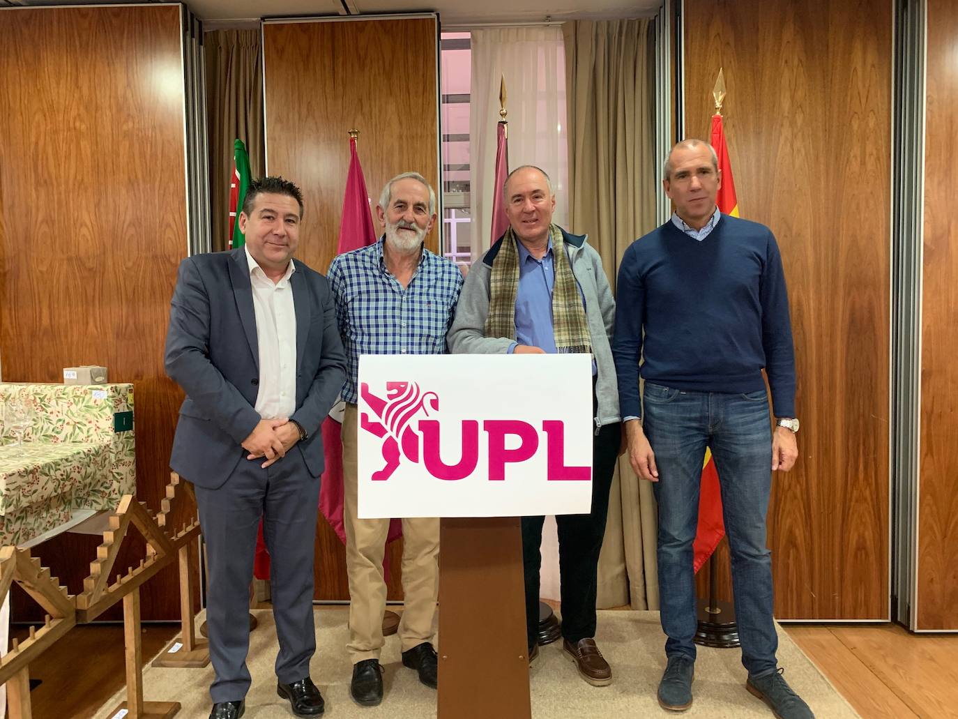 Fotos: UPL reivindica León en su comida navideña