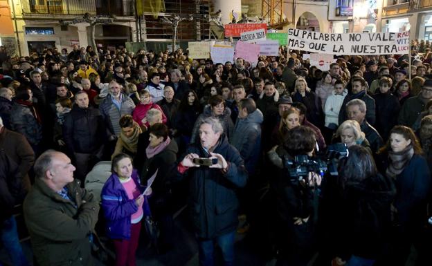 Manifestación contra la condena a los tres exjugadores de la Arandina