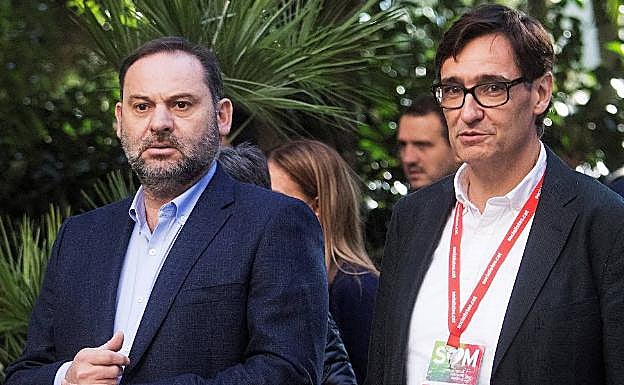  Ábalos, a su llegada a la clausura del XIV congreso del PSC. 