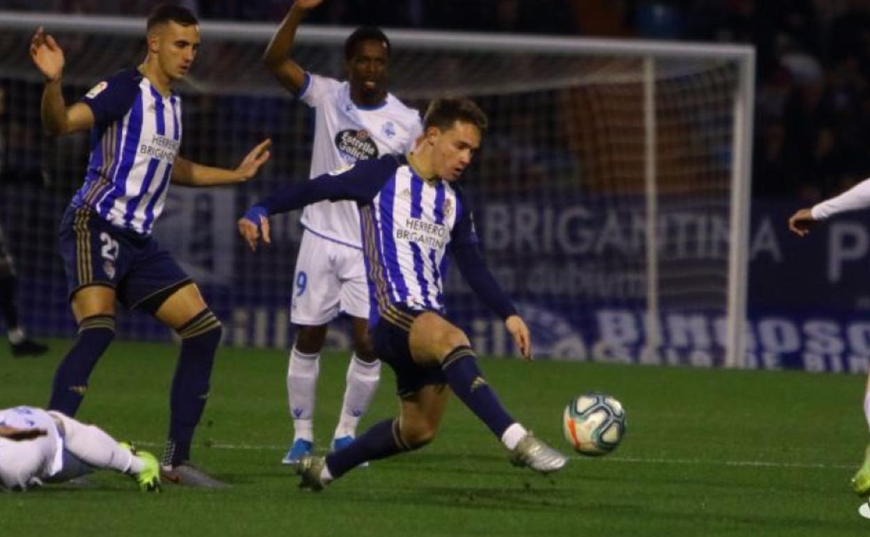 Larrea, en el partido ante el Deportivo.