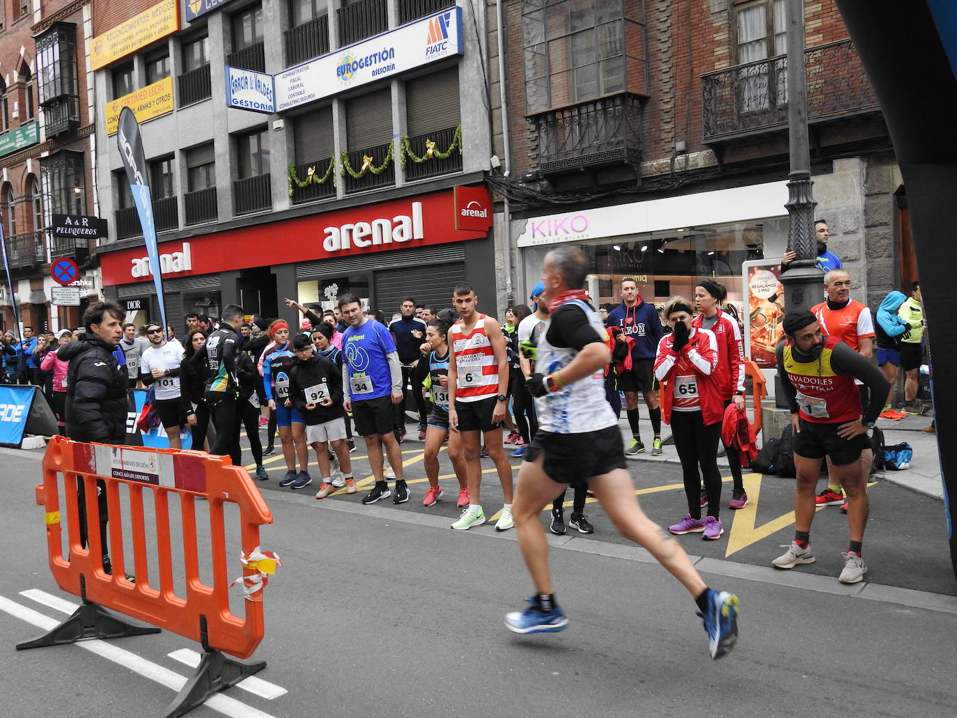 Más de 250 participantes se citan en la II Carrera de las Empresas con Ordoño II como perfecto circuito.