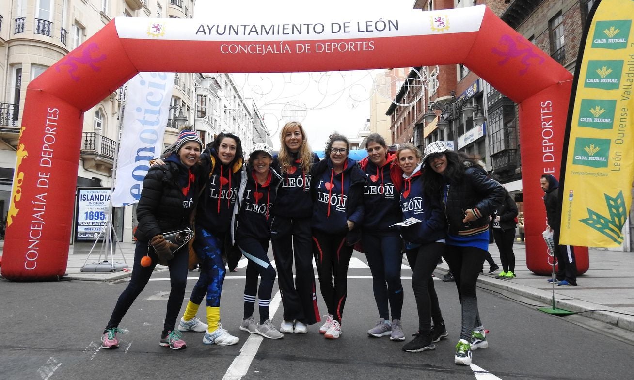 La sudadera de la Carrera de las Empresas 'I love León' se convierte en protagonista en la mañana dominical.