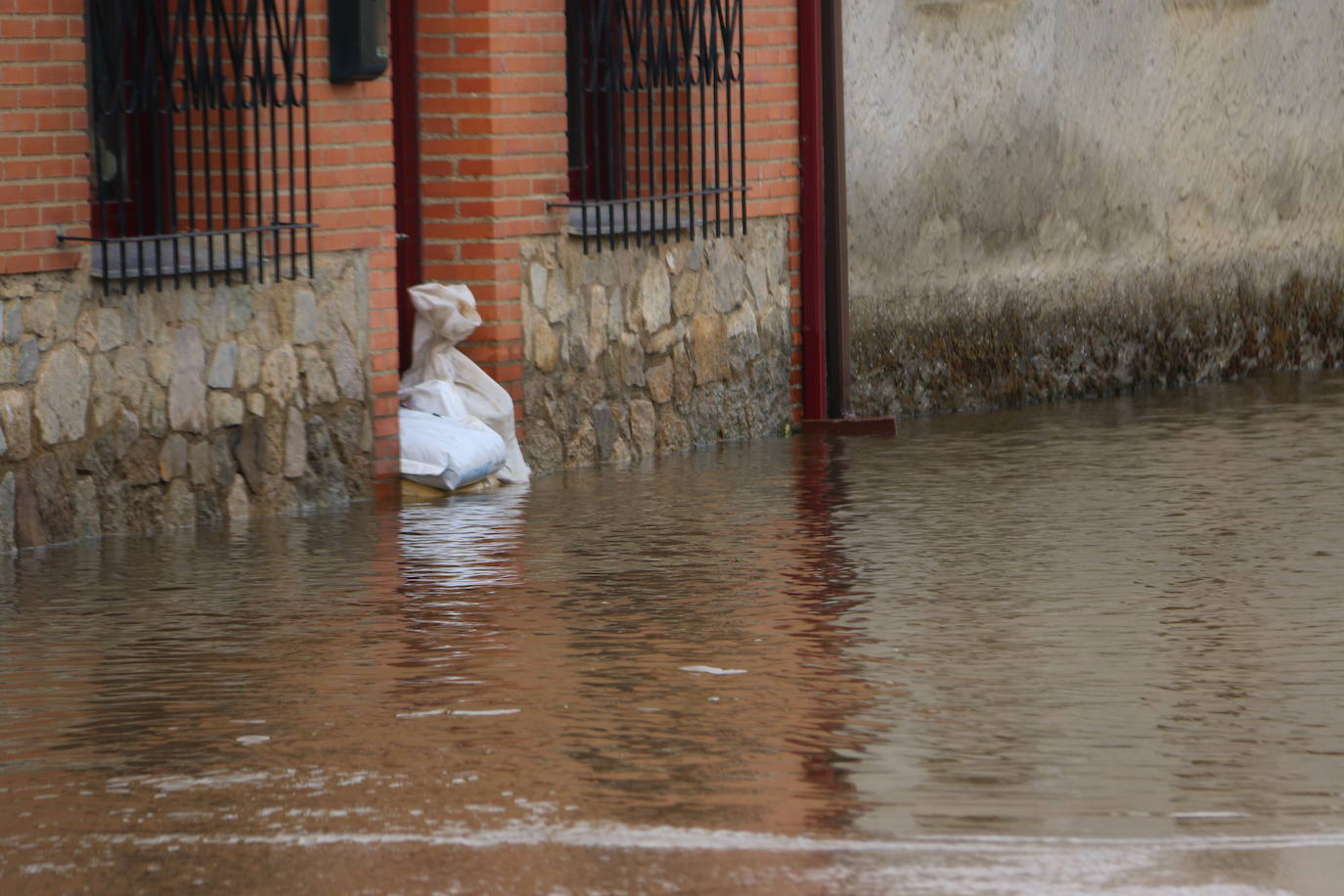 Fotos: Villaverde de Arriba, bajo el agua