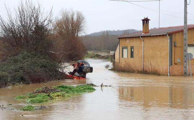 Elsa se cobra su primera víctima en la provincia tras caer un varón al agua cuando conducía un tractor