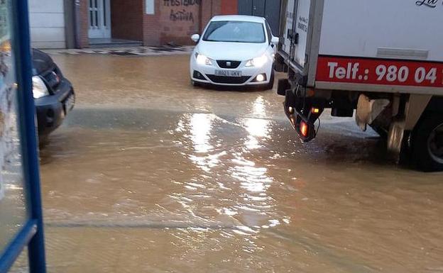 Galería. Imagen de Villaobispo, con abundante agua en sus calles.