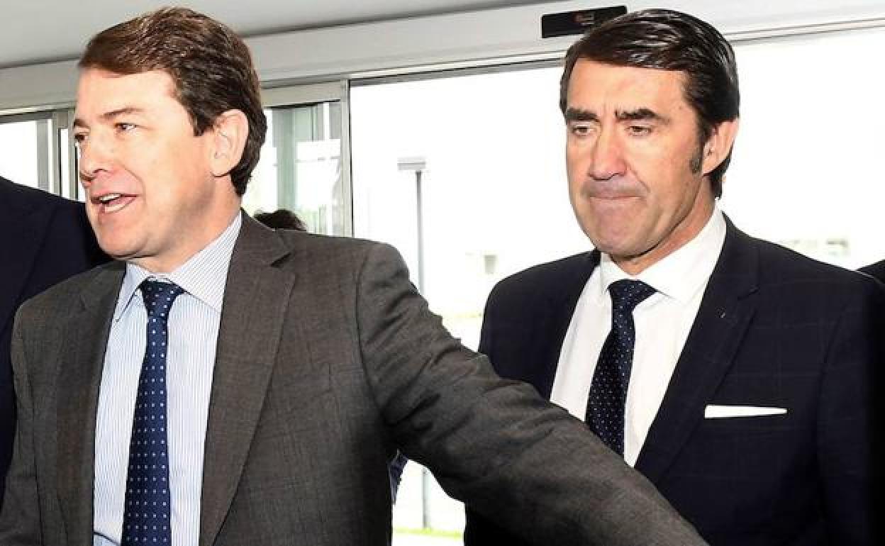 Mañueco junto al consejero de Medio Ambiente.