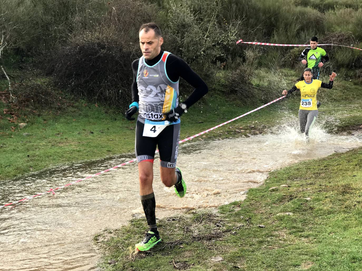 Fotos: Las mejores imágenes del Cross Navideño de Lorenzana