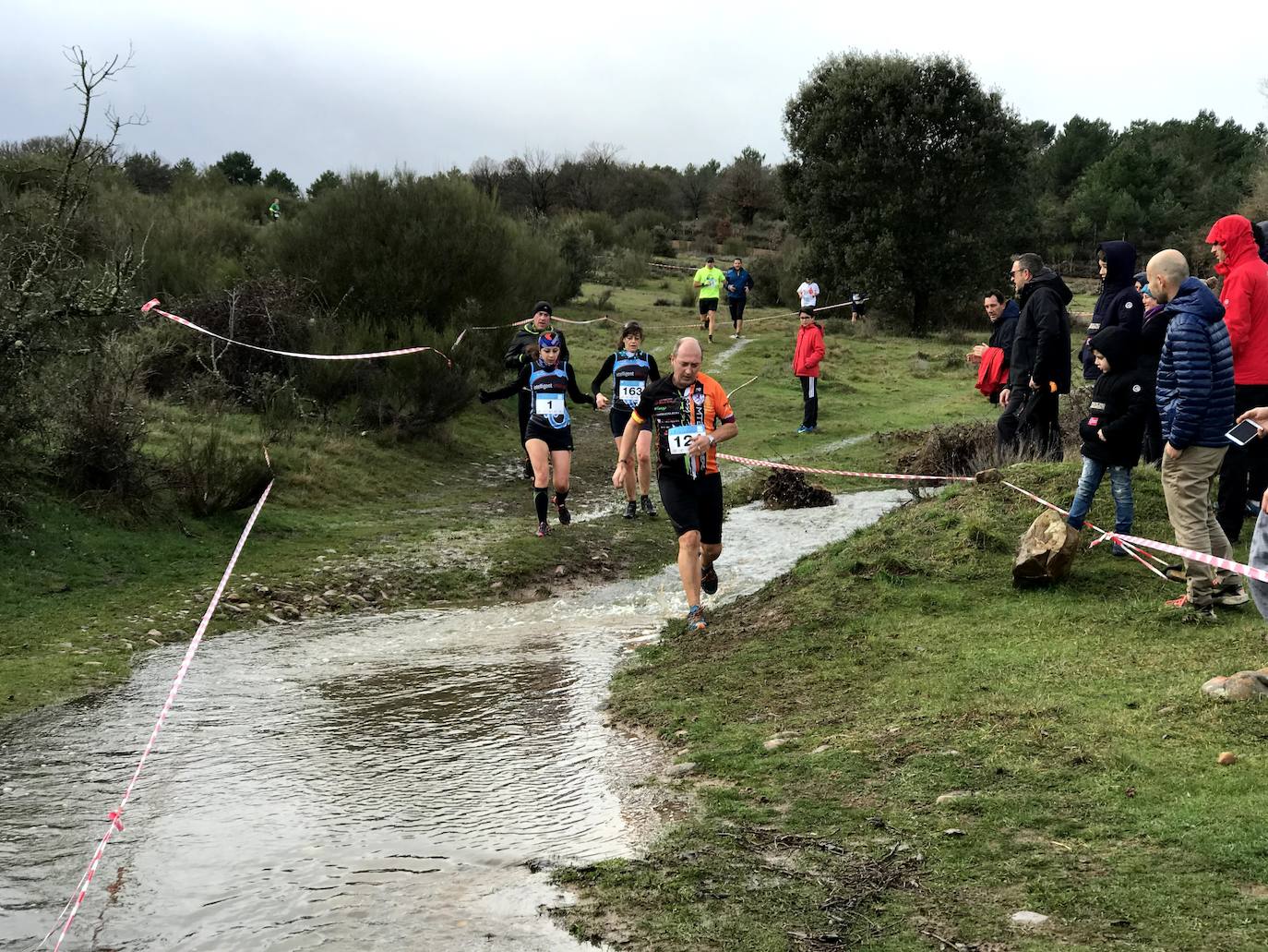 Fotos: Las mejores imágenes del Cross Navideño de Lorenzana