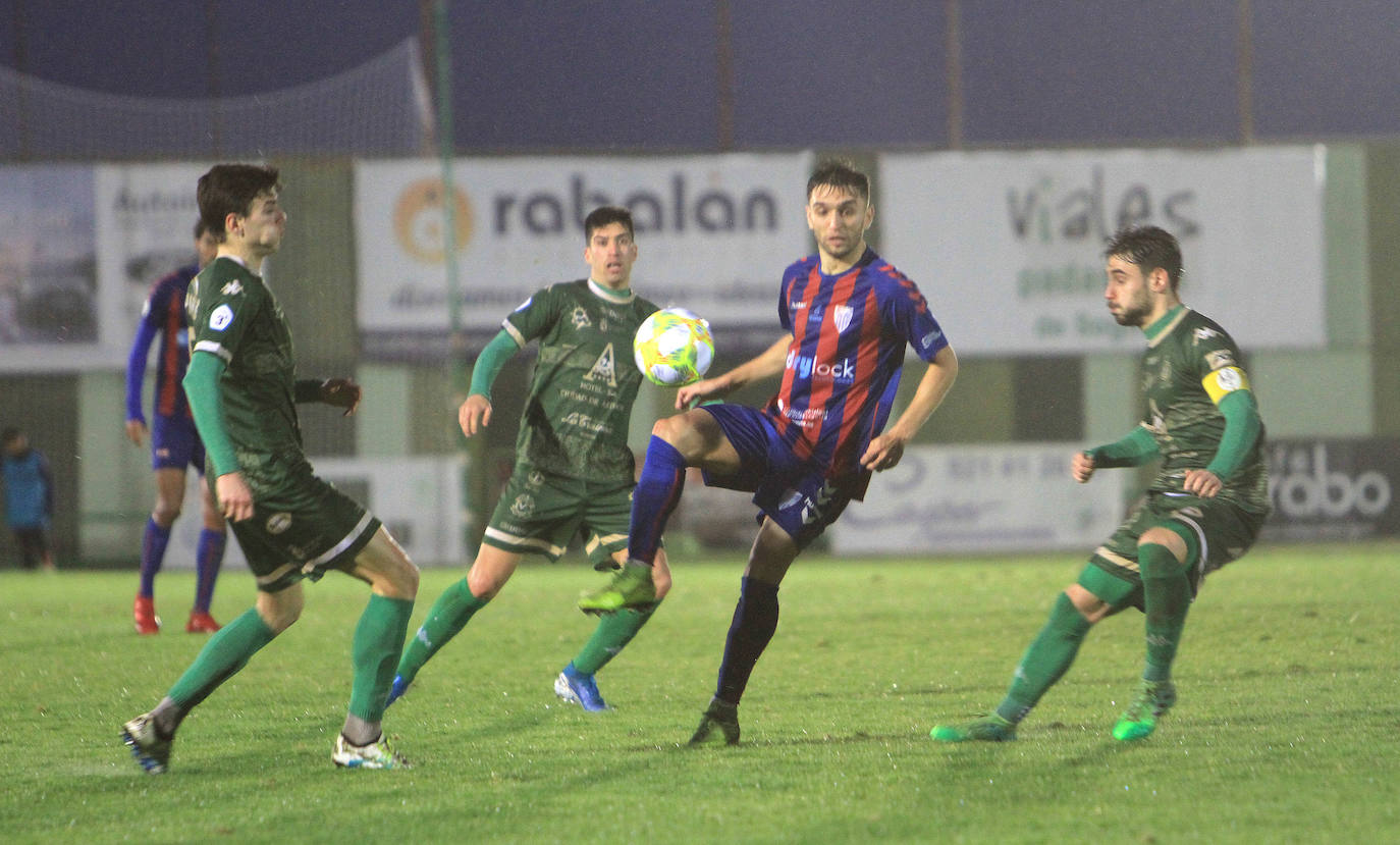 Fotos: Partido entre la Segoviana y el Astorga