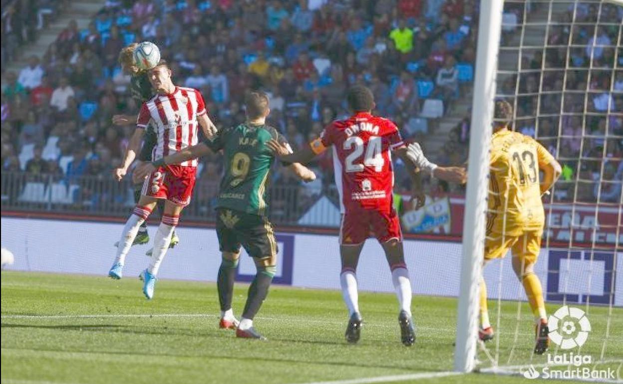 Lance del partido en Almería.