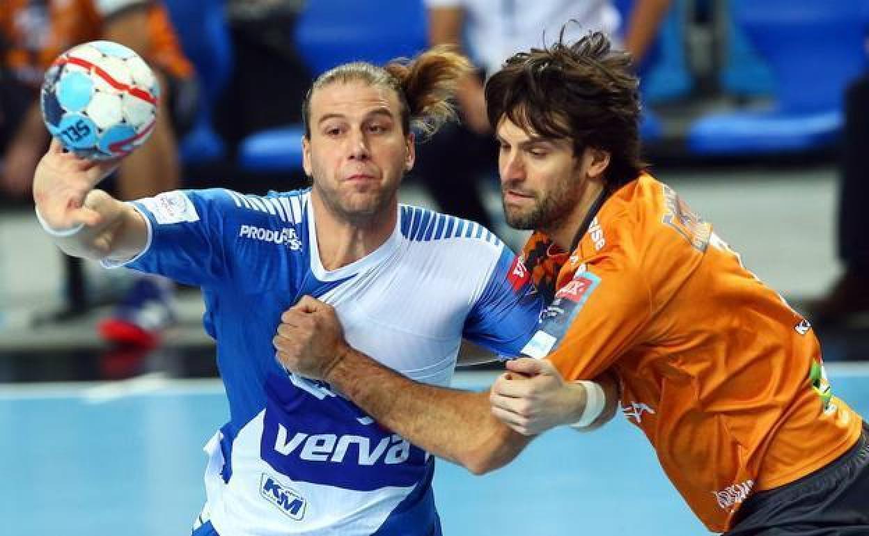 Carou, en un partido con Argentina.