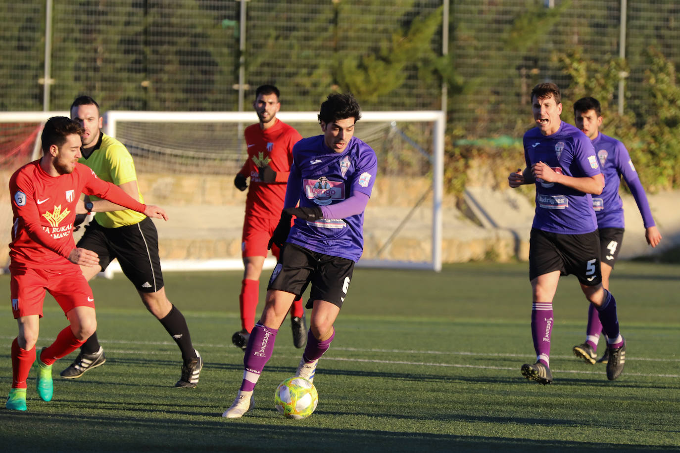 Fotos: Empate entre el Santa Marta y La Bañeza