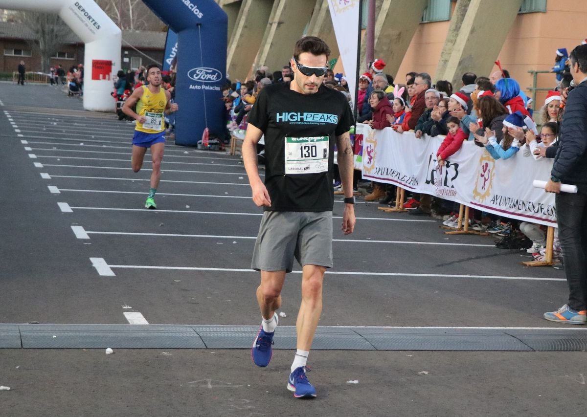 Jorge Blanco fue el vencedor de la San Silvestre de León 2019, seguido de Sergio Alegre y Álvaro Gutiérrez en un recorrido tradicional por la ciudad de 7 kilómetros que finalizó en el aparcamiento del Palacio de los Deportes.