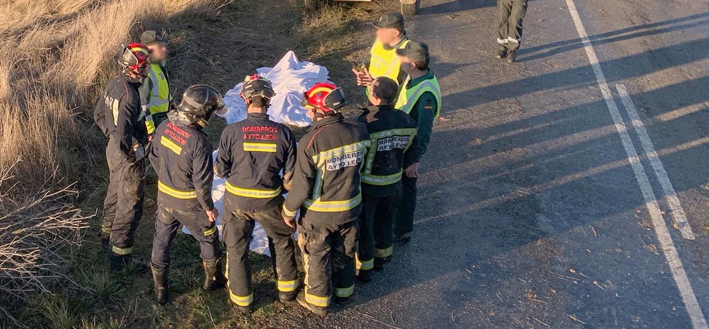 Dos personas fallecidas al sufrir una salida de vía con su vehículo en San Pedro de Valderaduey.