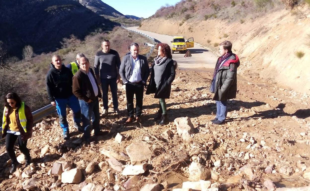 La Diputación visitó las obras en la carretera de La Vid a Vegacervera.