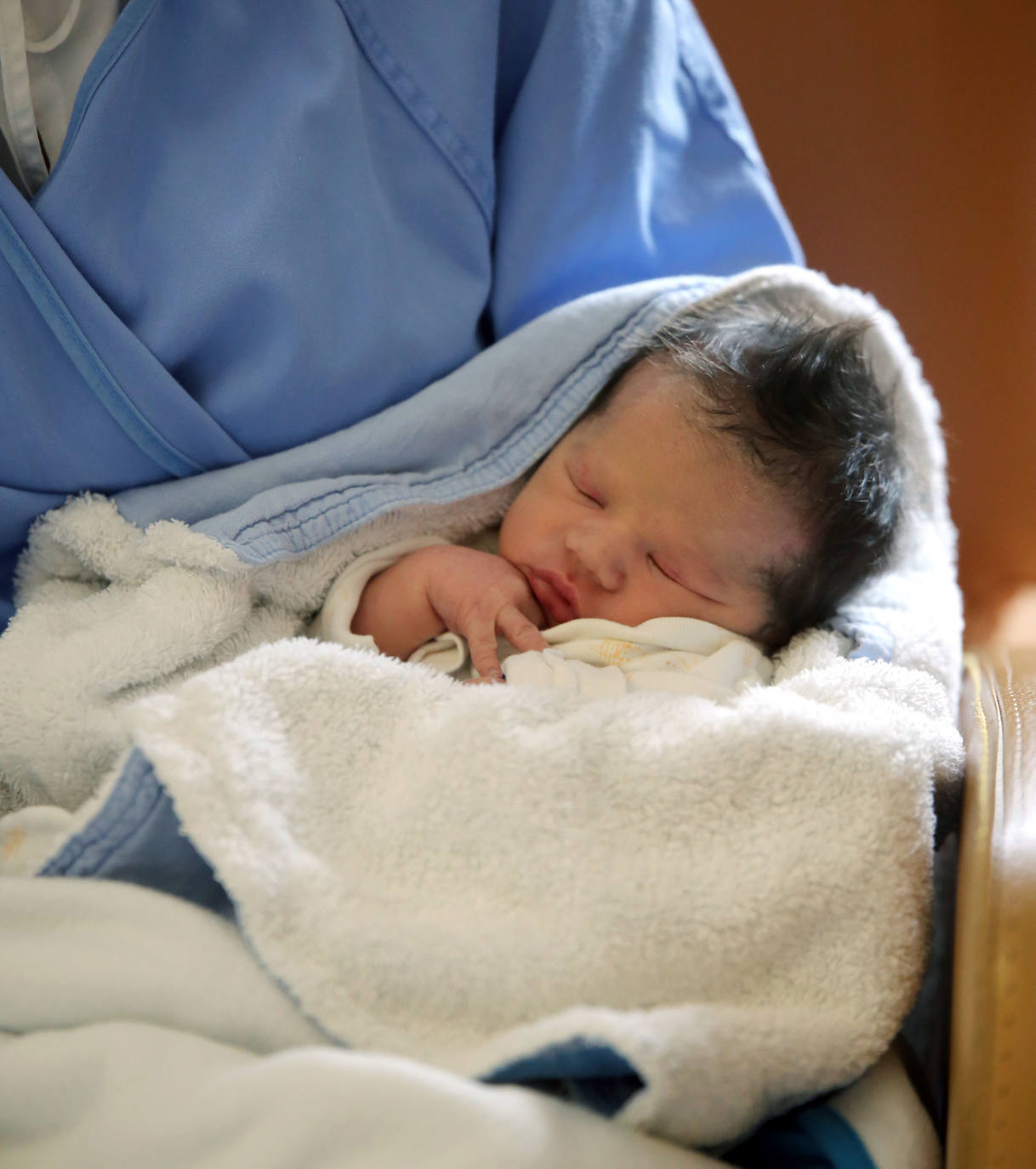 Un niño de 2,6 kilos llamado Martín, primer bebé del año nacido en Valladolid