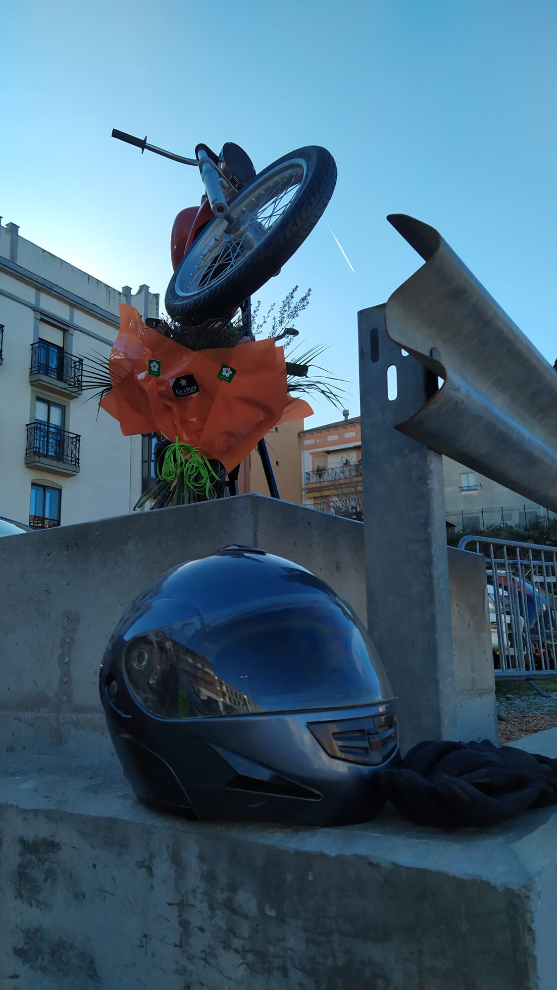 Fotos: Moteros despiden el año en el Monumento en Honor al Motorista en Astorga