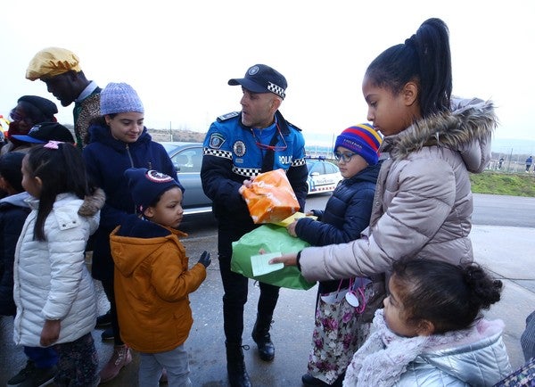 Fotos: Entrega de juguetes recogidos por la Policía Municipal de Ponferrada