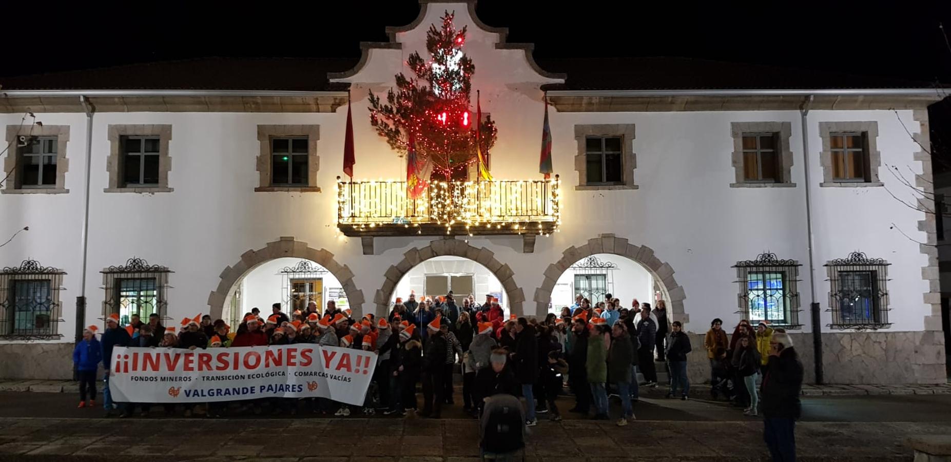 Fotos: Manifestación en Villamanín por el «abandono» de Valgrande-Pajares