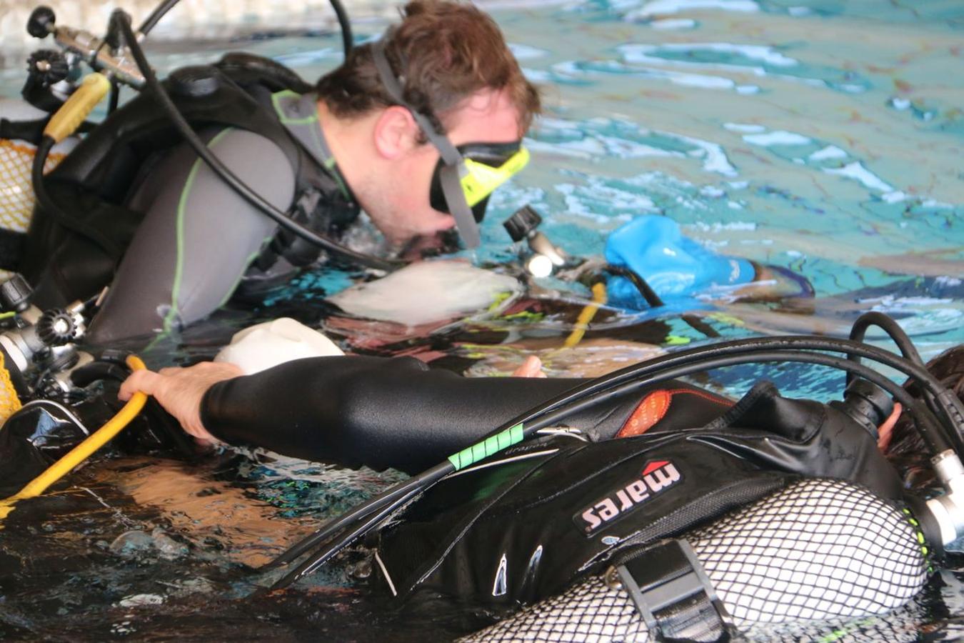 Fotos: Un Juguete por un Bautismo de Buceo