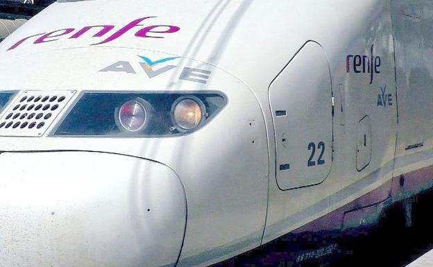 Renfe insiste en que los cambios de AVE por Alvia son puntuales y garantiza la alta velocidad