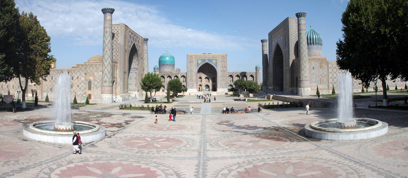 Plaza de Registán (Samarcanda, Uzbekistán) | Registán, que en persa significa 'lugar de arena', es el antiguo corazón de la ciudad medieval, un auténtico paraíso arquitectónico representado por una plaza flanqueada por las espectaculares madrasas de Ulugh Beg, Sherdar y Tilla-Kari, que forman un conjunto de gran belleza. 