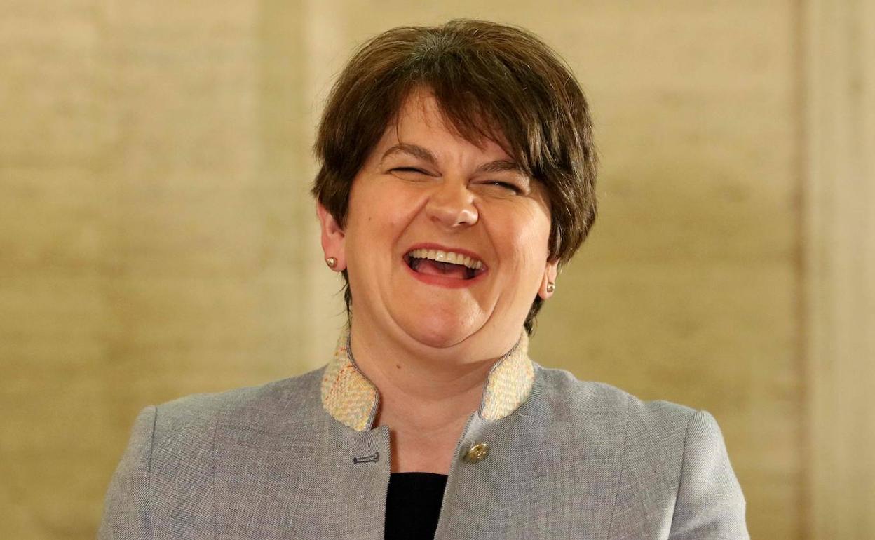 Arlene Foster, del Partido Democrático Unionista(DUP)
