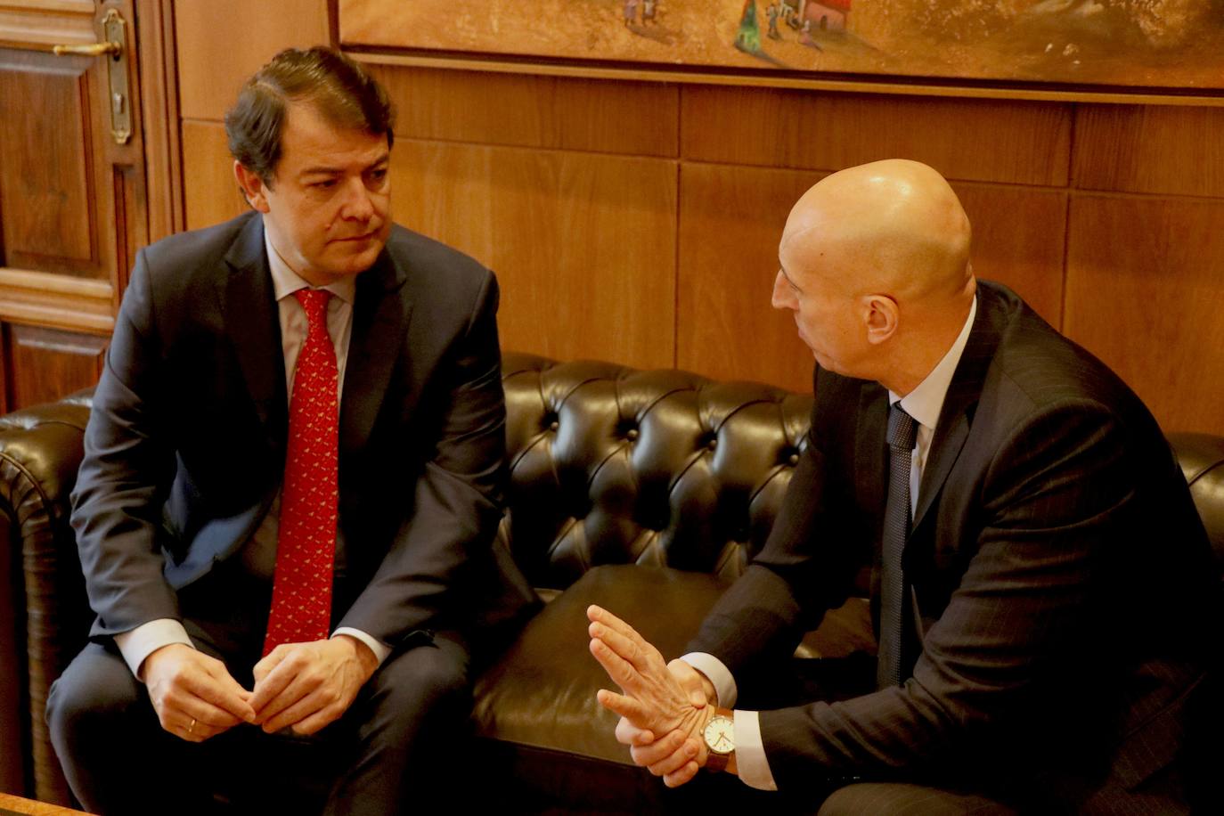 Fotos: Primer encuentro entre el alcalde de León, José Antonio Diez y el presidente de la Junta, Alfonso Fernández Mañueco