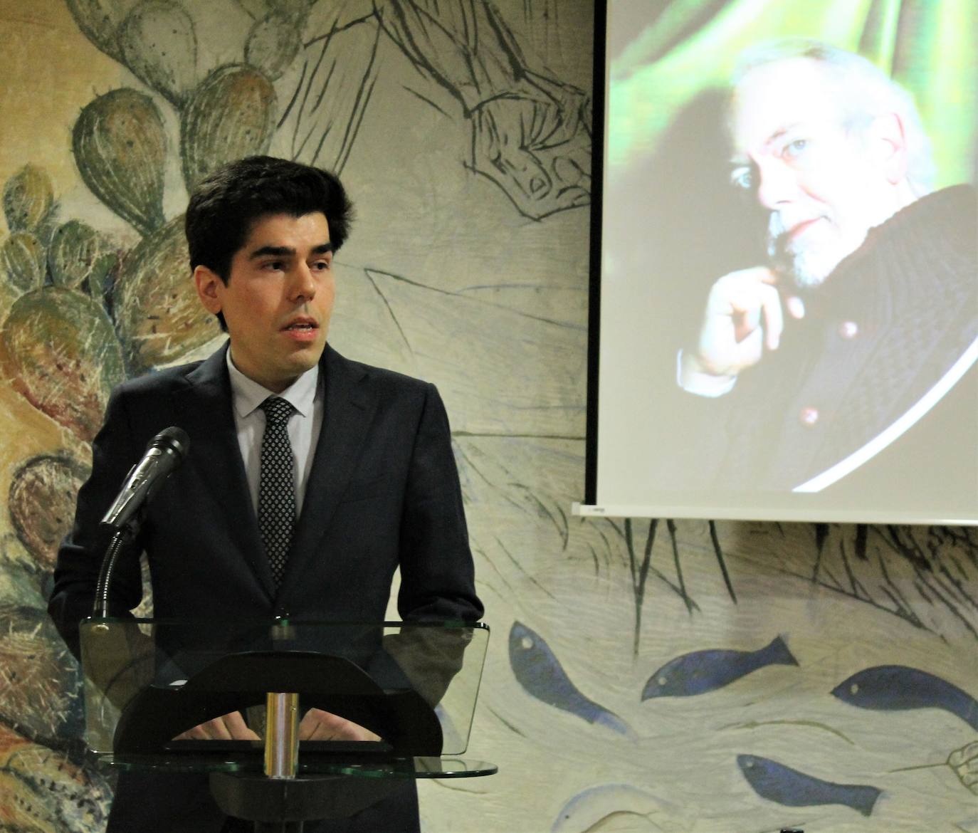 Fotos: Ceremonia de despedida civil del primer gerente de la ULE, Víctor Matamoro Álvarez