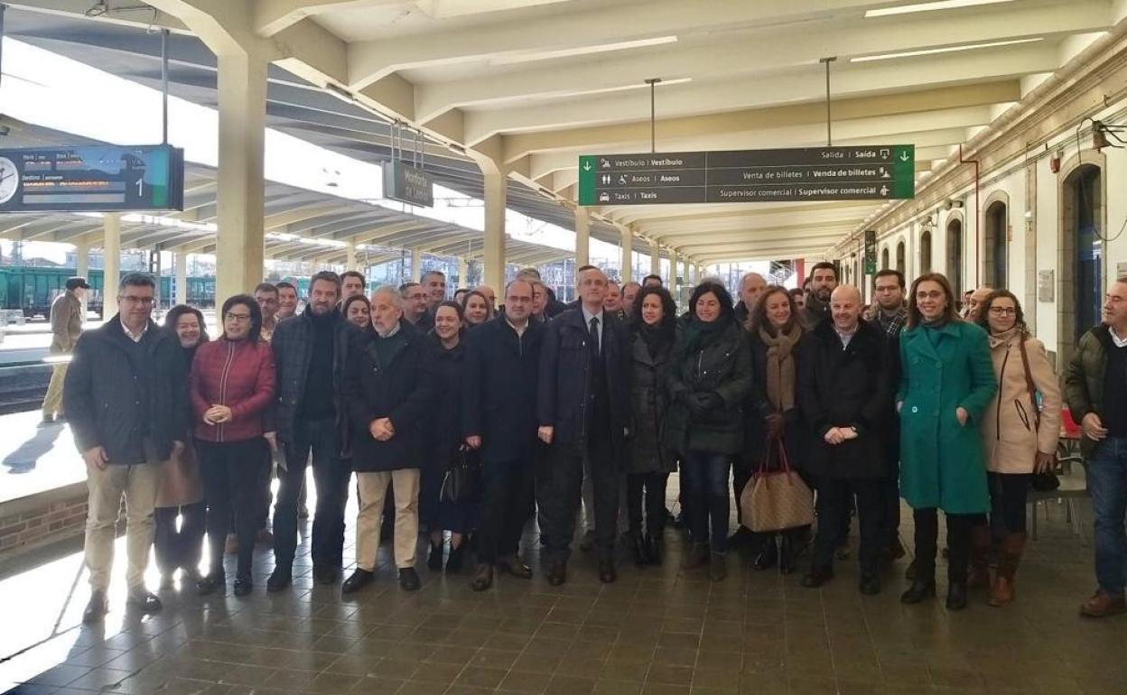El PP denuncia que «a los socialistas ponferradinos se les ha olvidado ser reivindicativos con el ferrocarril»