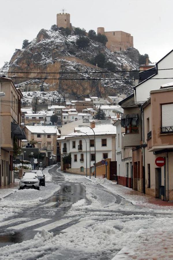 Nieve en una calle de Castalla (Alicante).