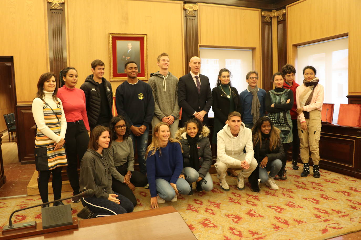 Fotos: Recepción de estudiantes franceses en el Ayuntamiento de León