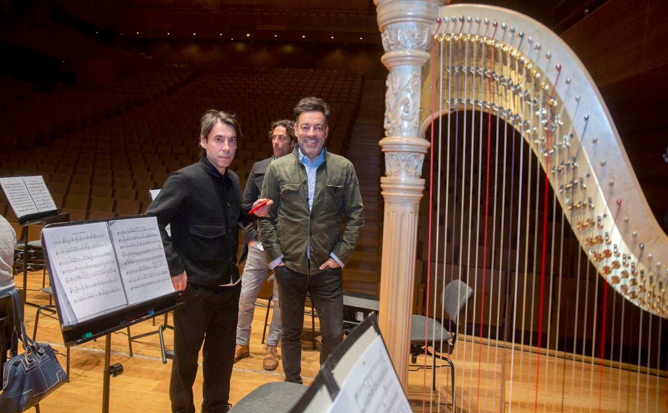 Óscar, Raúl y Manolo Quijano, este martes, durante la presentación de su concierto.
