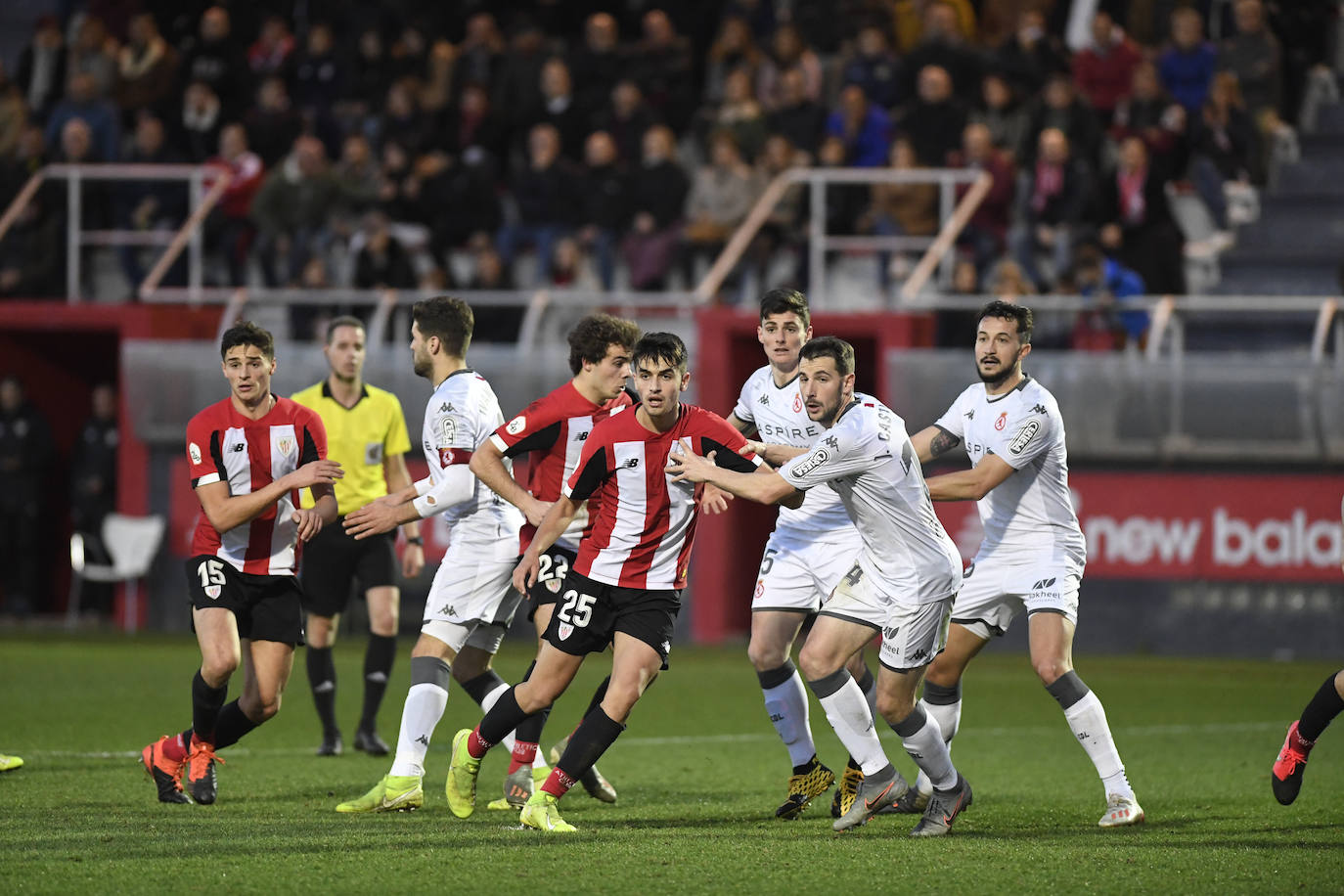 Fotos: Las imágenes del Bilbao Athletic-Cultural