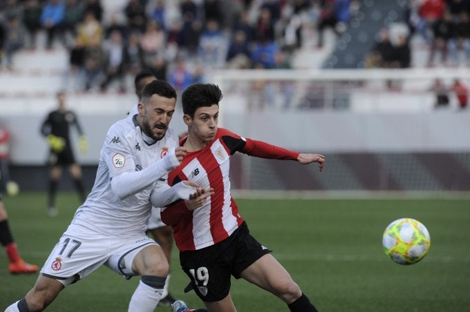 Fotos: Las imágenes del Bilbao Athletic-Cultural