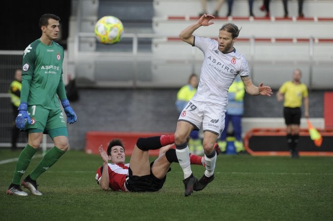 Fotos: Las imágenes del Bilbao Athletic-Cultural