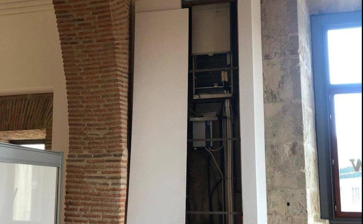 Reparaciones en el Palacio del Conde Luna.