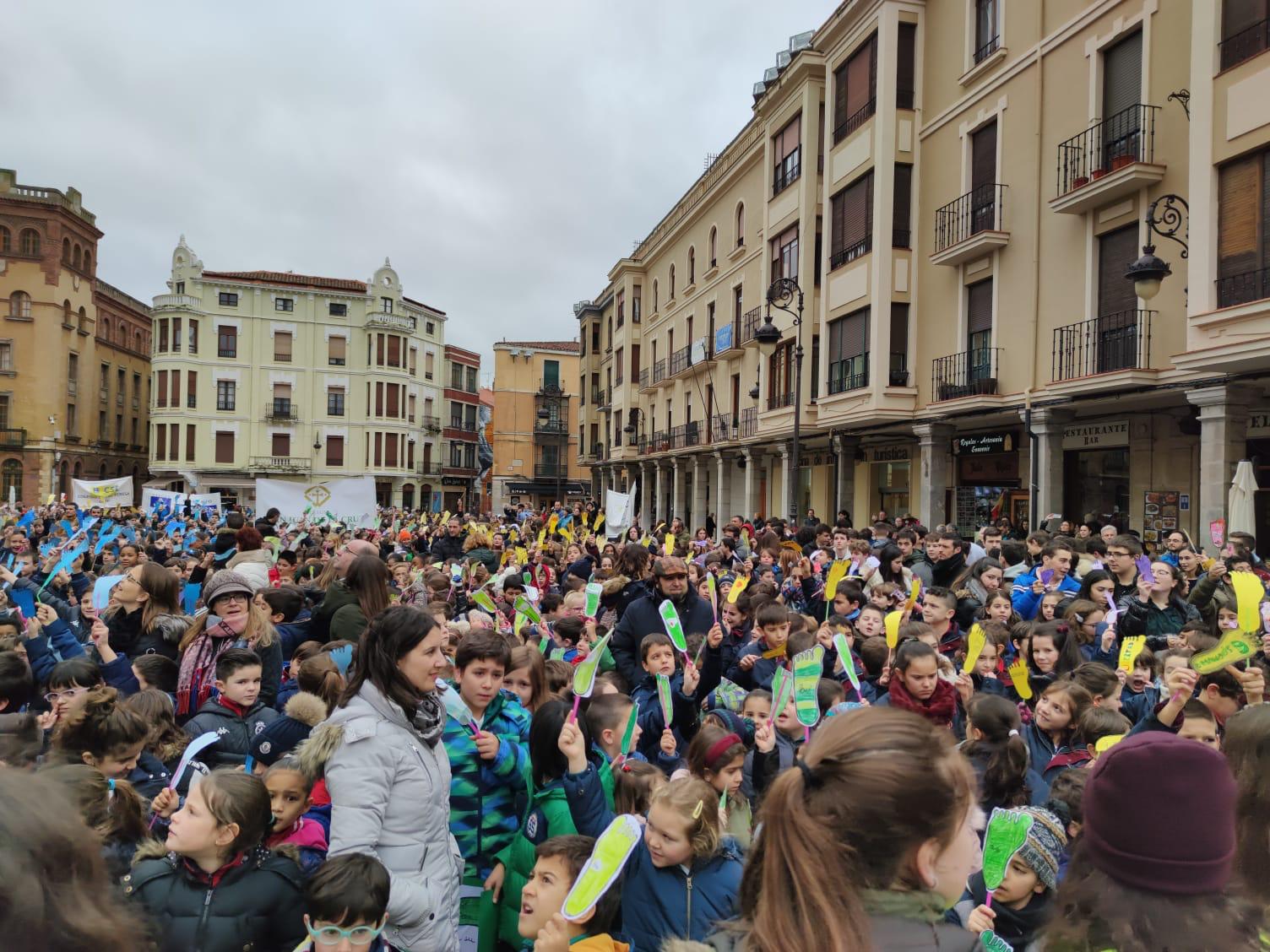 León celebra como cada 30 de enero el Día de la paz y de la no violencia con diferentes actos en los puntos más céntricos de la capital leonesa en una manera de transmitir este mensaje de concordia.