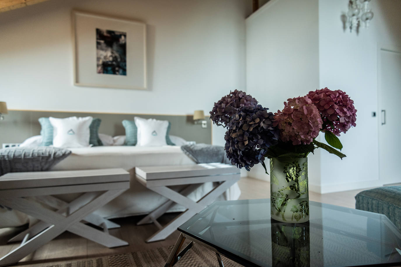 Ideal para una escapada en pareja o en familia, The Rock Suites&Spa ofrece un lugar idílico, un perfecto mirador hacia El Bierzo y unas instalaciones de auténtico lujo para disfrutar de momentos inolvidables.