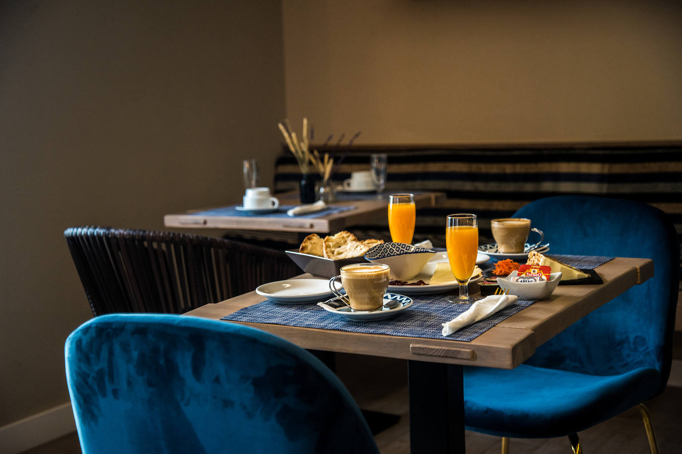 Ideal para una escapada en pareja o en familia, The Rock Suites&Spa ofrece un lugar idílico, un perfecto mirador hacia El Bierzo y unas instalaciones de auténtico lujo para disfrutar de momentos inolvidables.