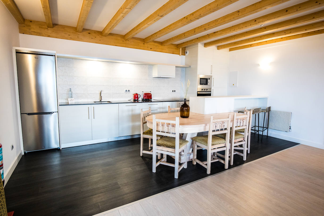 Ideal para una escapada en pareja o en familia, The Rock Suites&Spa ofrece un lugar idílico, un perfecto mirador hacia El Bierzo y unas instalaciones de auténtico lujo para disfrutar de momentos inolvidables.