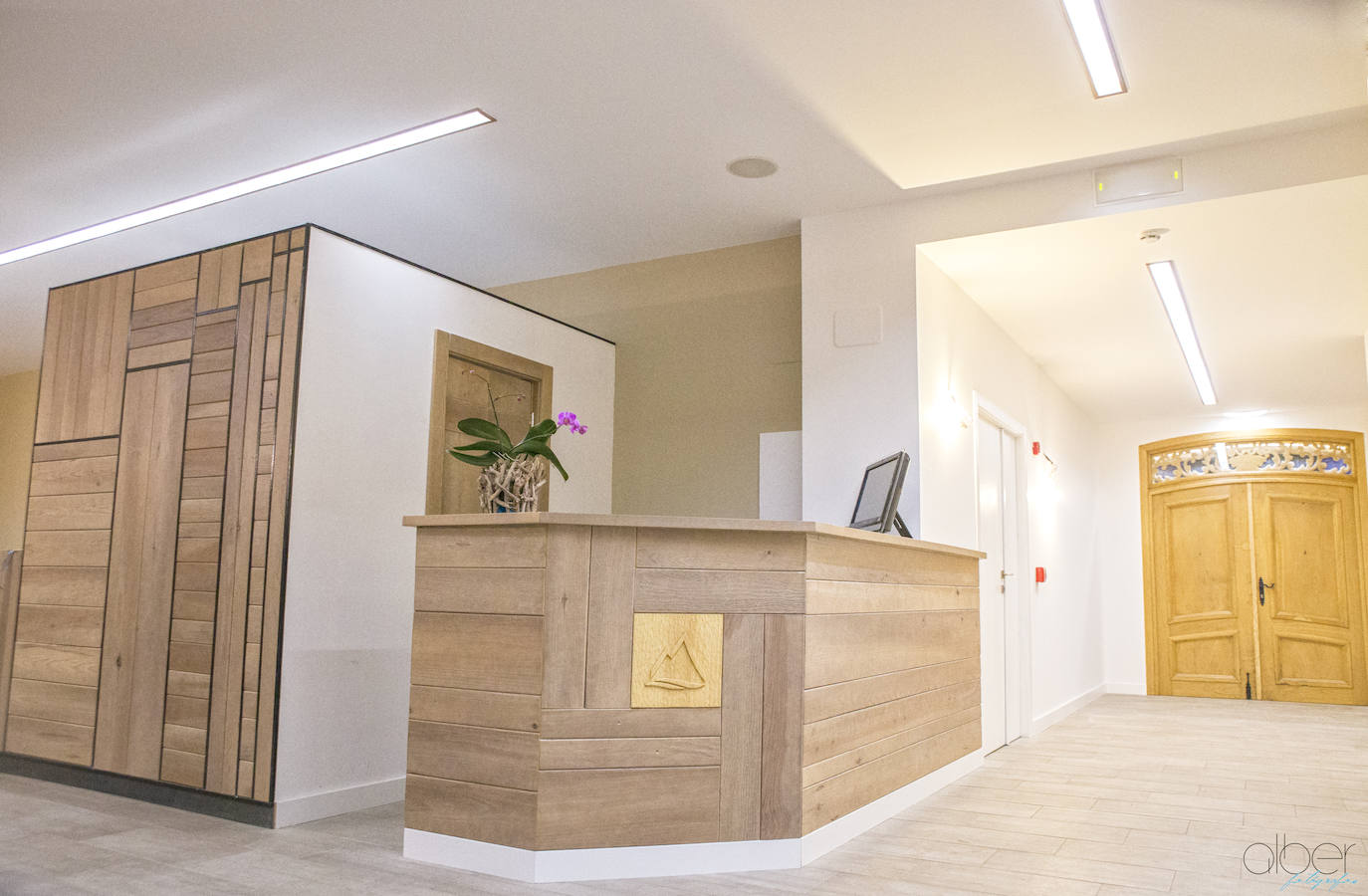 Ideal para una escapada en pareja o en familia, The Rock Suites&Spa ofrece un lugar idílico, un perfecto mirador hacia El Bierzo y unas instalaciones de auténtico lujo para disfrutar de momentos inolvidables.