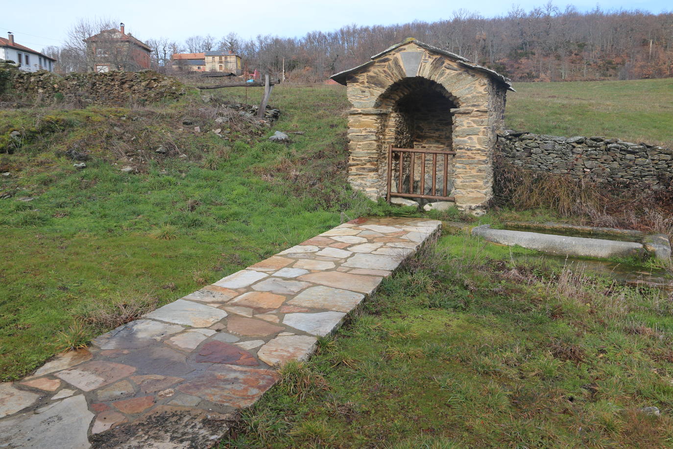 Riello es un paraje perfecto para reencontrase con el pasado, revivir la historia y rodearse de un entorno admirable.