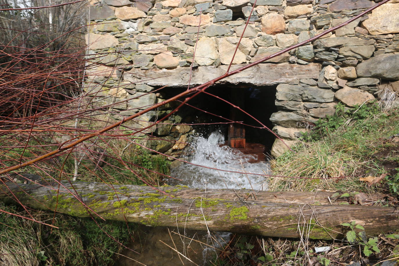 Riello es un paraje perfecto para reencontrase con el pasado, revivir la historia y rodearse de un entorno admirable.